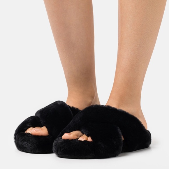 Toms | Black Faux Fur Susie Slides, 8 NWT - Picture 1 of 10